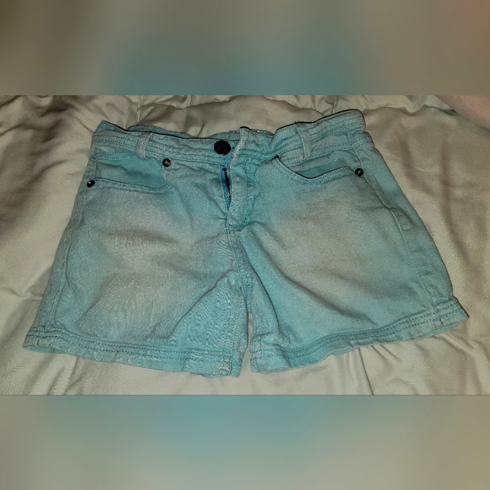 Girls shorts size 11/12 yr old is the size.